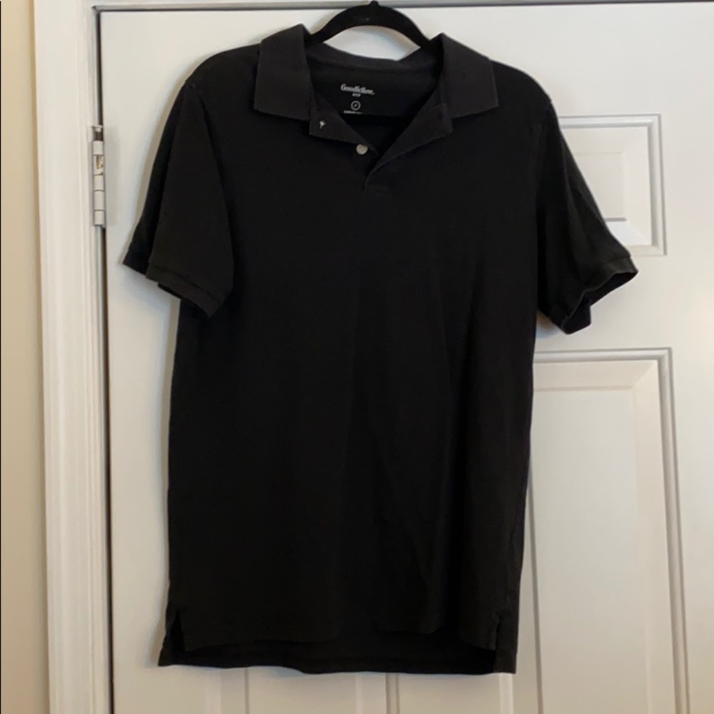 2 men’s polo shirts (black & burgundy)